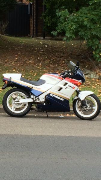 Swap my Honda VFR750f 1989 , for a Yamaha Xt660z with cash your way