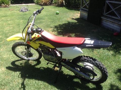 Suzuki DRZ-125L immaculate condition. Moving overseas