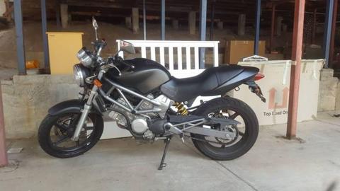2003 HONDA VTR 250 with LOW KMs!!