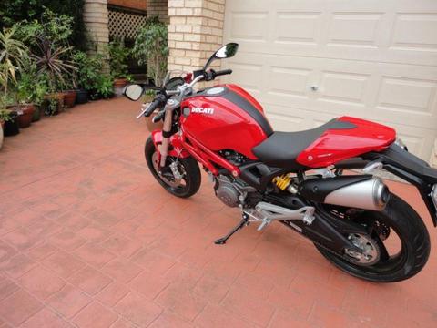 Ducati Monster 659 ABS 2012 (only done 2241 Kms)