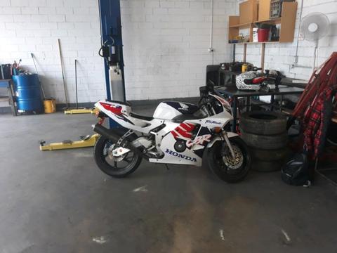 Moterbike 1999 fireblade Cbr 250rr