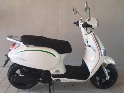 Brand NEW VMOTO Estate 50cc scooter