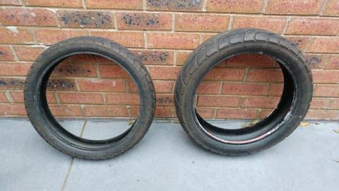 Dunlop Motorcycle tyres (Front: 100/80-17 Rear: 140/70-17)