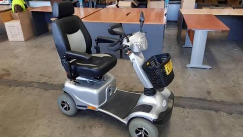 2015 MERITS PIONEER 11 MOBILITY SCOOTER S840 battery powered