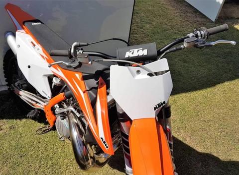 2017 KTM SX250 - immaculate condition- with new 2018 Plastics