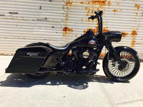 Harley Davidson Roadking Custom Bagger FLHR