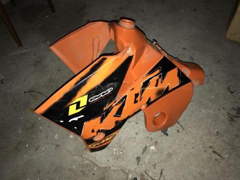 KTM fuel tank 450 exc 2005 may fit other models