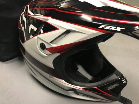Fox V4 Carbon Helmet M/L 57-58