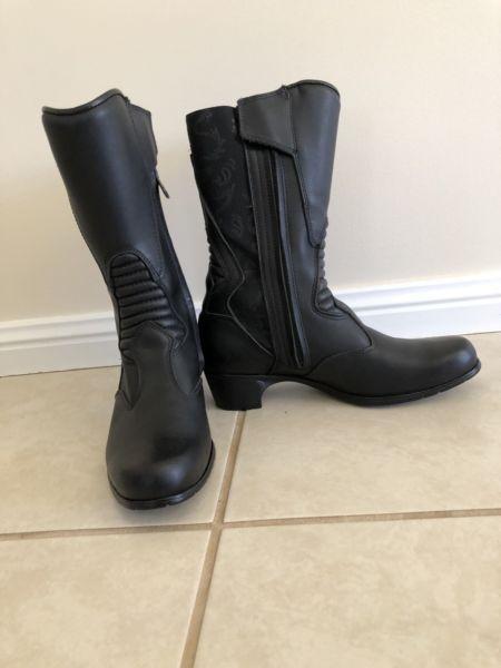 Women's Motorcycle Boots (Size 7 US)