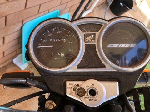 Honda CB125E motorbike
