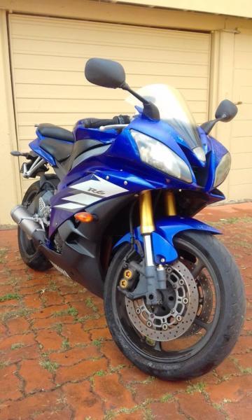 Yamaha R6 '06 reluctant sale great condition