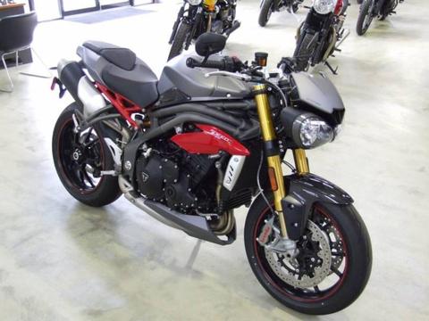 2016 Triumph Speed Triple R 1050 $19,990! ONE ONLY!