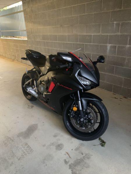 Honda 2017 CBR1000rr Fireblade