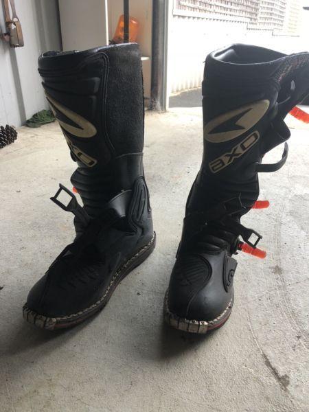 Motorbike boots
