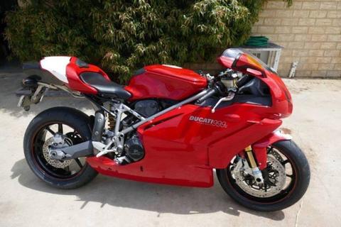 Ducati 999S Superbike, 12000kms, excellent condition