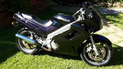 kawasaki ZZR250 spares bike CAN DELIVERS