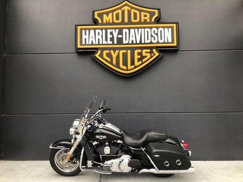 2014 Harley-Davidson FLHRC Road King Classic 1700CC Cruiser 1690cc