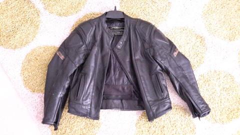 Motorcycle jacket - Mens Large (42)
