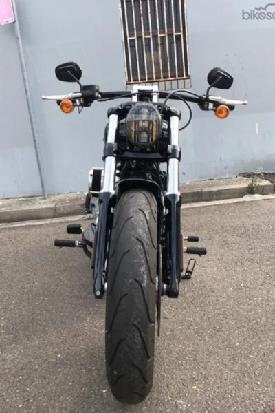 Harley Davidson FXBR Breakout like Nightrod