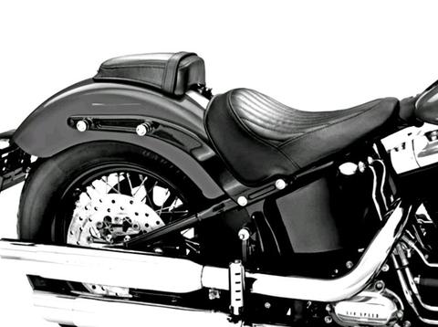 Harley-Davidson '17 Softail Slim stock seats