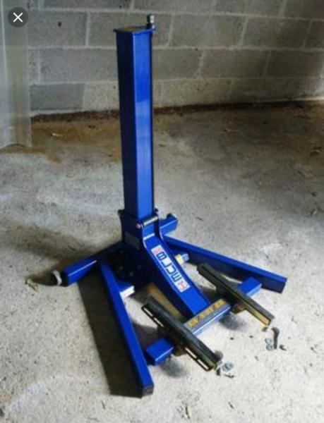 Big blue motorcycle lift WANTED