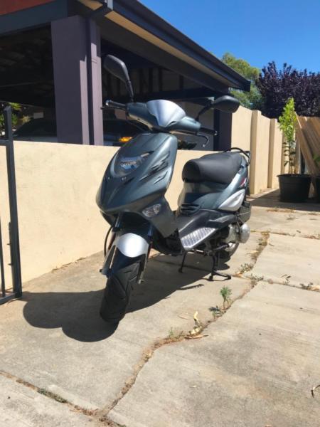 ADLY Scooter 125 cc in Good condition