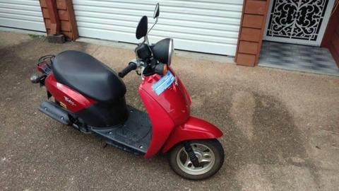 2011 Honda Today 50 scooter / moped in excellent condition