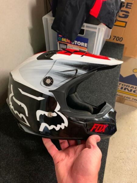 Fox V1 Youth Small Motocross Helmet