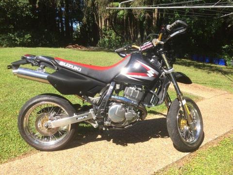 2009 DR650SE Motard