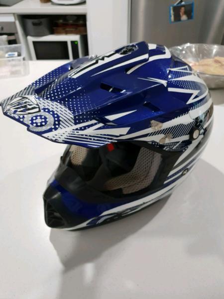 Motor cross junior helmet (small)