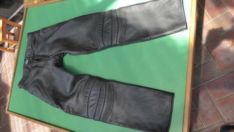 MOTORCYCLE RIDERS LEATHER PANTS