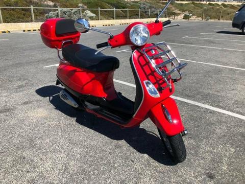 Vespa 2010 LX50 Low Kms, immaculate !