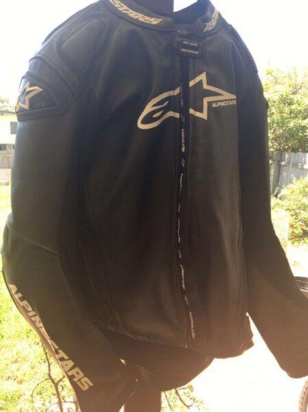 Alpinestars Mens black GP Pro leather motorcycle jacket