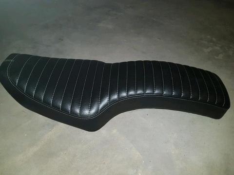 Wanted: Harley seat 4 sale