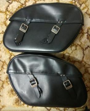 TRIUMPH THUNDERBIRD LEFT AND RIGHT HAND LEATHER PANNIERS