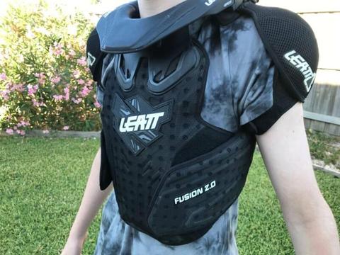 Leatt Fusion 2 Junior Body Armour with Neck Brace & shoulder pads
