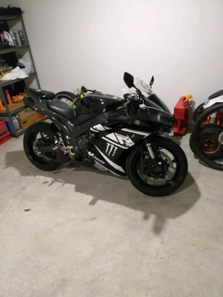 2007 r1m1 160bhp