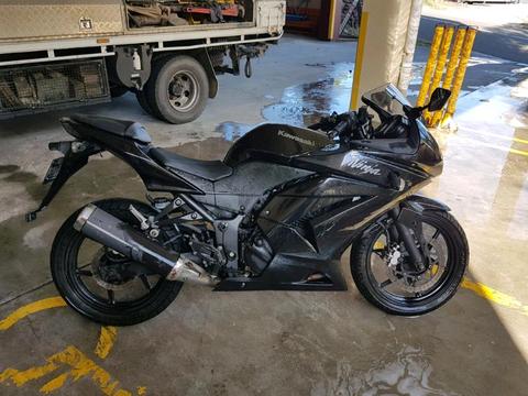 Kawasaki Ninja 250 black