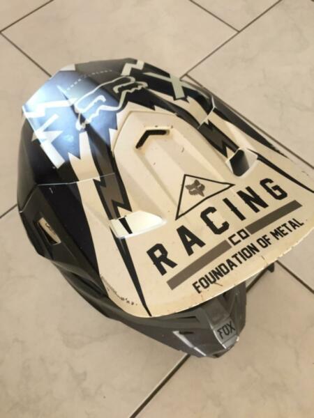 V2 Fox racing helmet