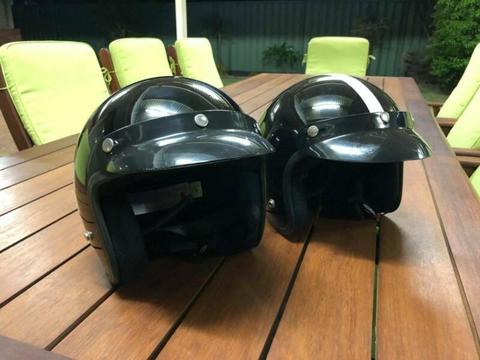 2x Open face helmets