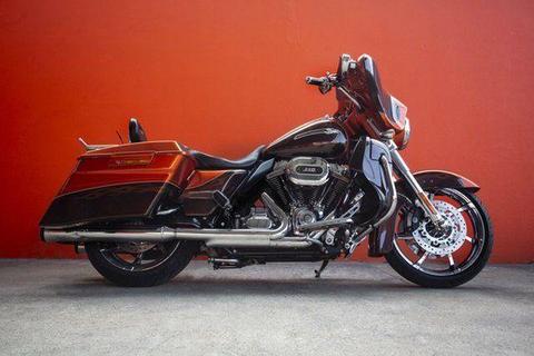 2011 Harley-Davidson Flhxse2 CVO Street Glide 1800CC Cruiser 1802cc