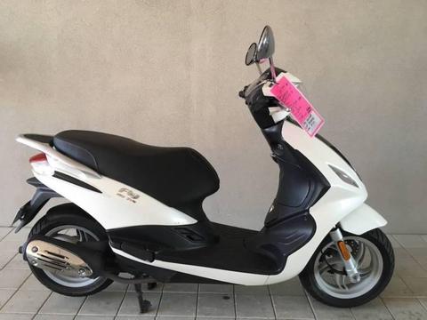 Piaggio FLY 150 IE USED. SECOND HAND SCOOTER