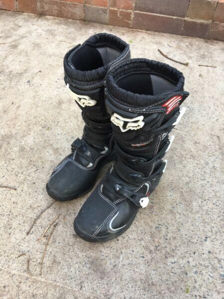 Fox motorbike boots (Black, red and white)