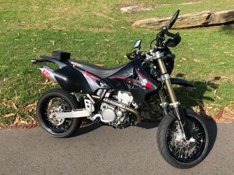 DRZ400SM in near perfect condition