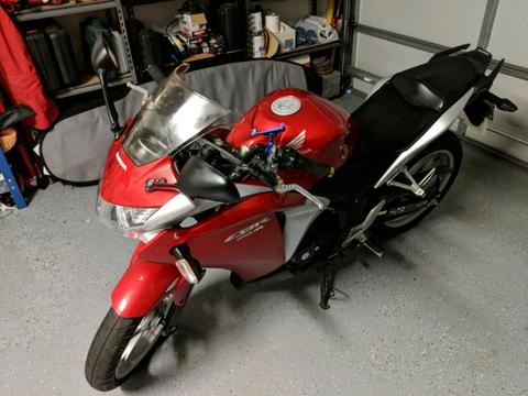 Honda CBR250R 2011 Motorcycle, Learner Approved (LAMS), Low KMs