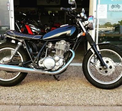 Yamaha SR 400 Cafe Racer - lots of extras
