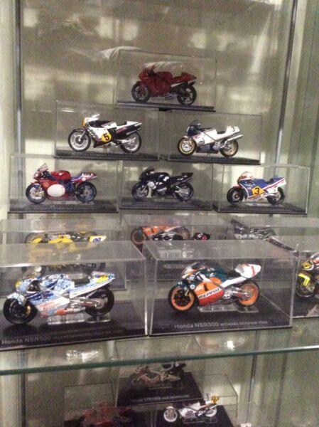 1:24 model motorcycle collection plus information annuals