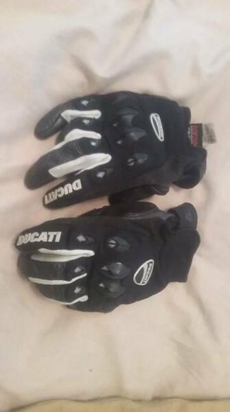 Ducati Motorcycle Gloves (size M)