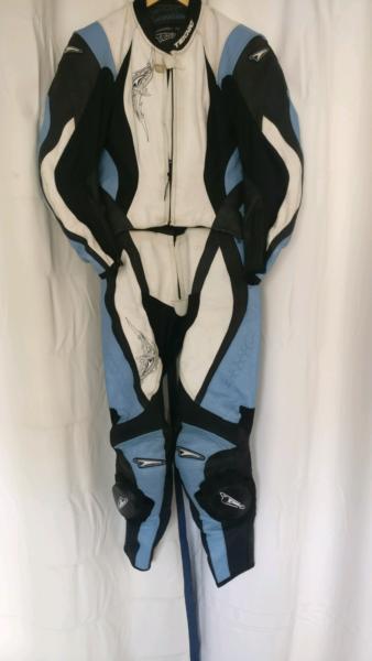 Teknic ladies leathers sz 10