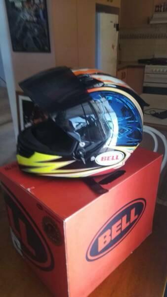 Motorcycle helmet BELL
